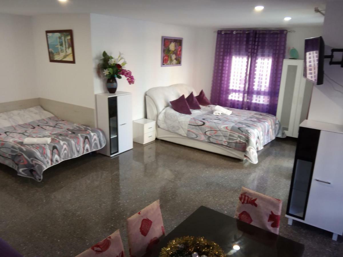 Guest House Lana Дения Екстериор снимка